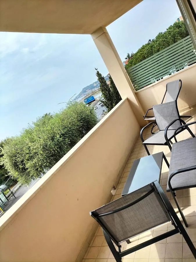 Bell'Alloggio A Due Passi Dalle Spiagge Di Riva Ligure 0*,  Italia