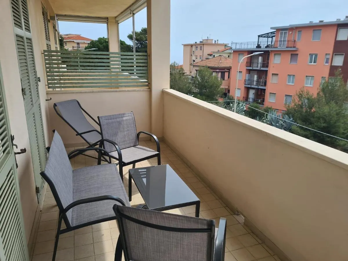 Appartamento Bell'Alloggio A Due Passi Dalle Spiagge Di Riva Ligure Italia