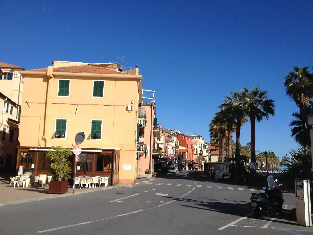 Appartamento Bell'Alloggio A Due Passi Dalle Spiagge Di Riva Ligure