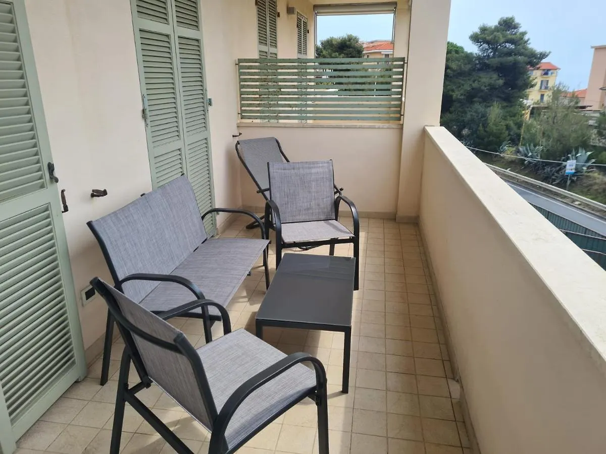 Bell'Alloggio A Due Passi Dalle Spiagge Di Riva Ligure Apartmán