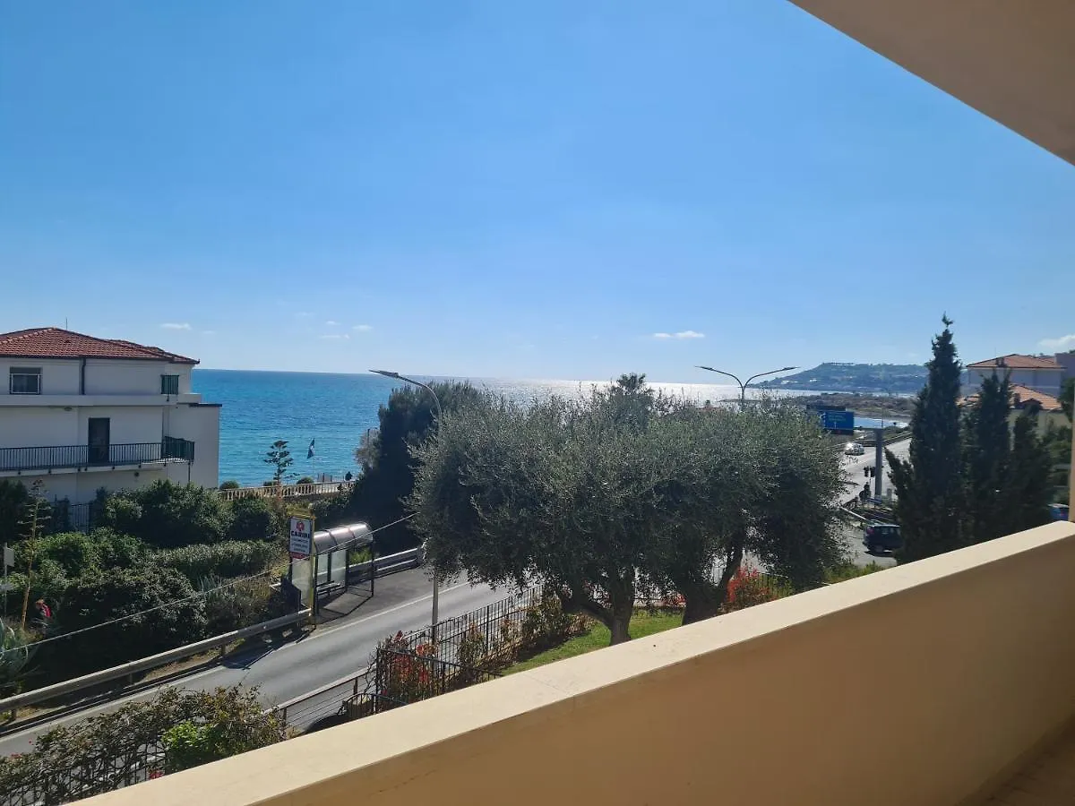 Bell'Alloggio A Due Passi Dalle Spiagge Di Riva Ligure