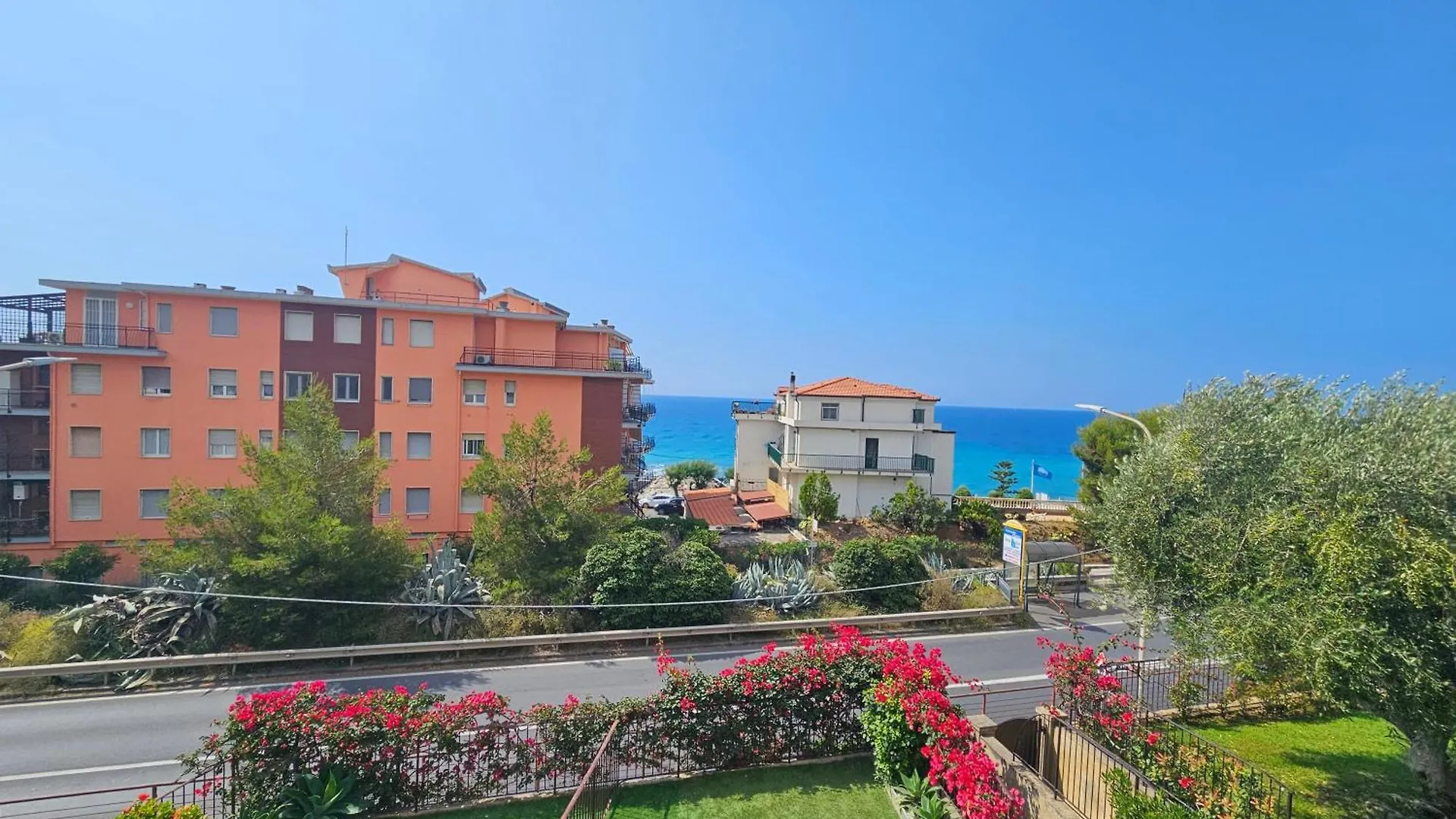 Bell'Alloggio A Due Passi Dalle Spiagge Di Riva Ligure Appartamento